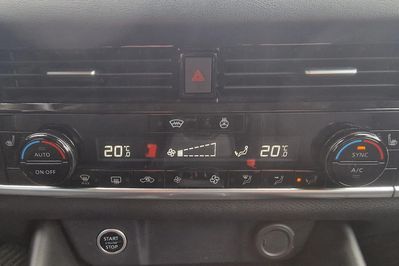 Nissan Qashqai 1.3 DIG-T N-Connecta Xtronic