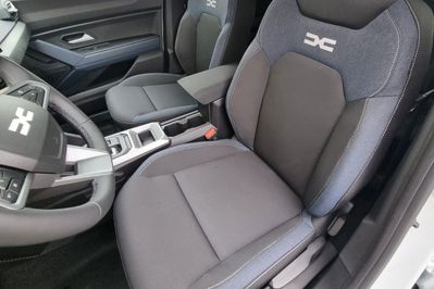 Dacia Duster Journey 1.6 Full Hybrid
