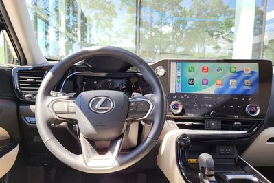 Lexus NX 450h+ Omotenashi AWD