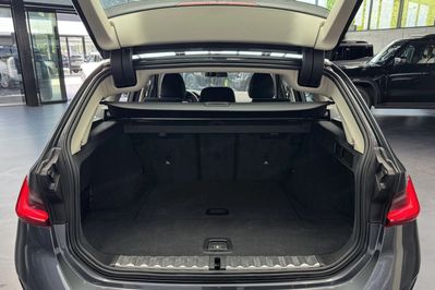 BMW Seria 3 318i aut