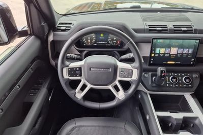 Land Rover Defender 110 D200 X-Dynamic SE