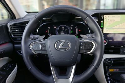 Lexus NX 450h+ Omotenashi AWD