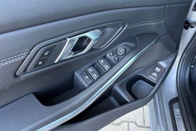 BMW Seria 3 330i xDrive M Sport