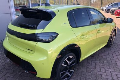 Peugeot 208 GT e-DCS6 1.2 mHEV