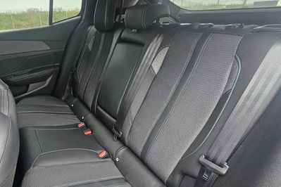 Peugeot 408 1.2 PureTech mHEV Allure S&S e-DSC6