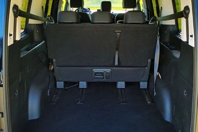 Hyundai Staria 1.6 t-Gdi Hev Smart Vip