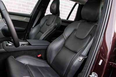 Volvo XC90 T8 AWD Plug-In Hybrid Ultra Dark