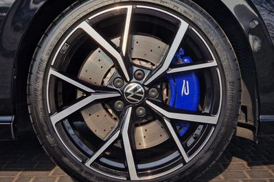 Volkswagen Golf VIII 2.0 TSI 4Mot. R DSG