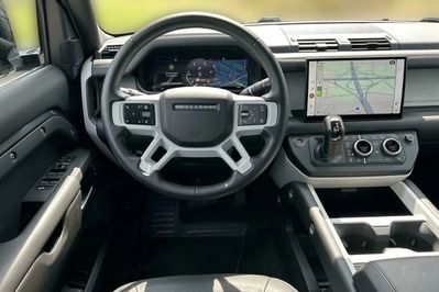 Land Rover Defender 110 3.0 D250 X-Dynamic HSE