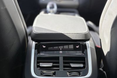 Volvo XC90 T8 AWD Plug-In Hybrid Ultra Dark 7os