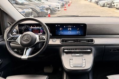 Mercedes V Klasa 300 d Extralang 4MATIC 9G-Tronic Avantgarde