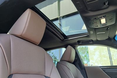 Lexus ES 300h Business Edition