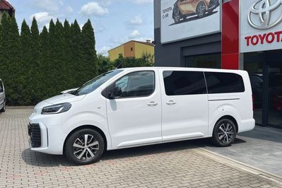 Toyota Proace Verso EV Long 75kWh Business