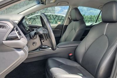 Toyota Camry 2.5 Hybrid Executive CVT
