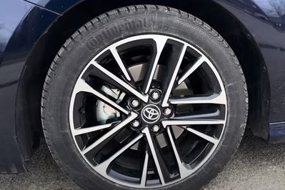 Toyota Camry Prestige 2.5 Hybrid Dynamic Force