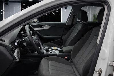 Audi A4 35 TFSI mHEV S tronic