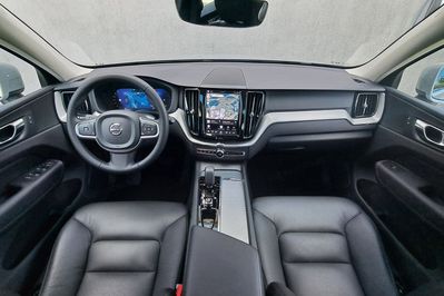 Volvo XC60 B5 B AWD Plus Bright