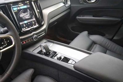 Volvo XC60 B5 B AWD Plus Dark