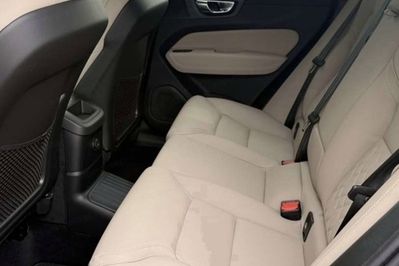 Volvo XC60 B5 AWD Ultra Dark