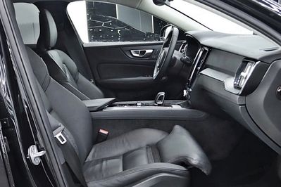 Volvo S60 B5 B AWD Plus Dark aut