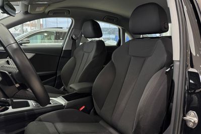 Audi A4 35 TFSI S Line