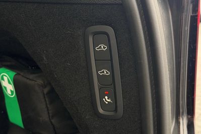 Volvo XC90 T8 AWD Plug-In Hybrid Ultra Dark 7os