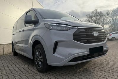 Ford Transit Custom Kombi M1 320 L2H1 Limited A8