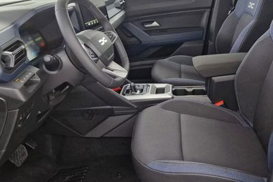 Dacia Bigster Expression 1.8 Full Hybrid