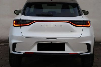 Lexus LBX Emotion 1.5 Hybrid
