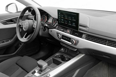 Audi A4 35 TFSI mHEV S tronic