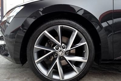 Skoda Superb 2.0 TDI Sportline DSG