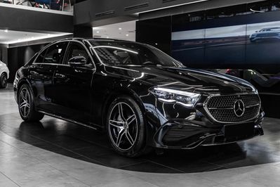 Mercedes Klasa E 300 e 4-Matic AMG
