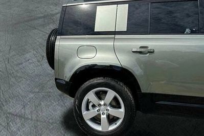 Land Rover Defender 110 D250 X-Dynamic SE