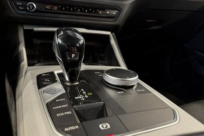 BMW Seria 3 318i Advantage aut