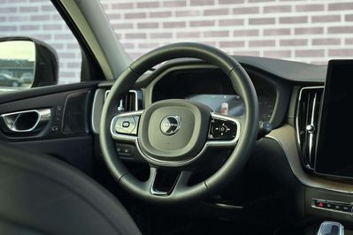 Volvo XC60 B5 AWD Ultra Dark