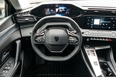 Peugeot 408 Allure e-DCS 1.2 mHEV