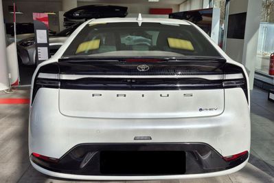 Toyota Prius Prestige 2.0 Hybrid Plug-in