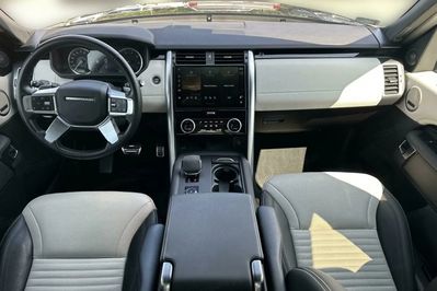 Land Rover Discovery V 2.0 P300 R-Dynamic SE