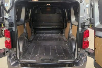 Peugeot Expert L1H1 EAT8