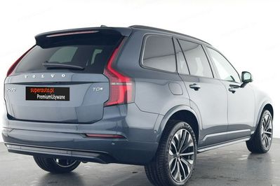 Volvo XC90 T8 AWD Plug-In Hybrid Plus Dark