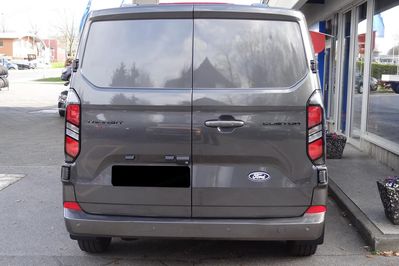 Ford Transit Custom 320 L2H1 Limited A8