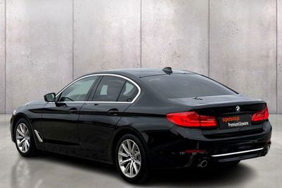 BMW Seria 5 530i xDrive Luxury Line aut