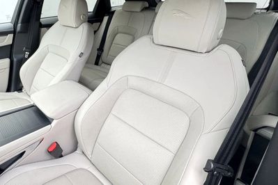 Jaguar F-Pace 2.0 D200  AWD R-Dynamic SE