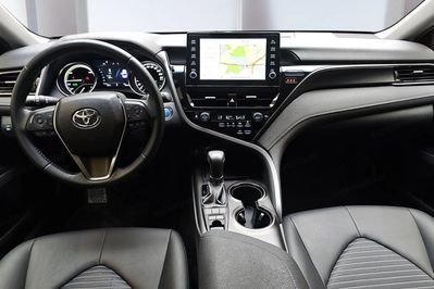 Toyota Camry 2.5 Hybrid Prestige