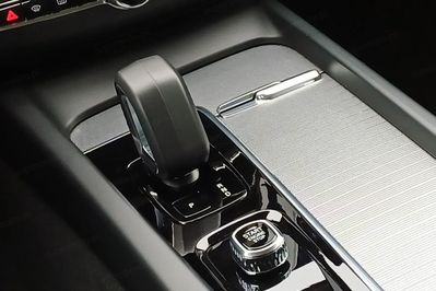Volvo XC60 B5 B AWD Plus Dark
