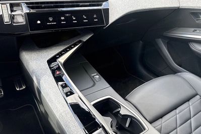 Peugeot 3008 PureTech mHEV GT S&S e-DCS6
