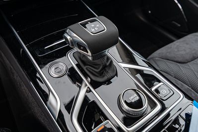 Hongqi HS5 2.0T AWD