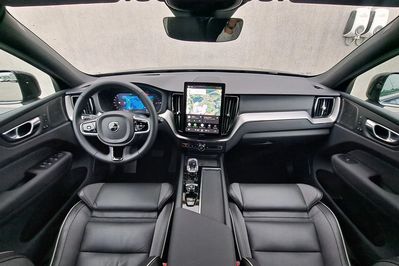 Volvo XC60 T8 Plug-In Hybrid AWD Ultra Black Edition aut
