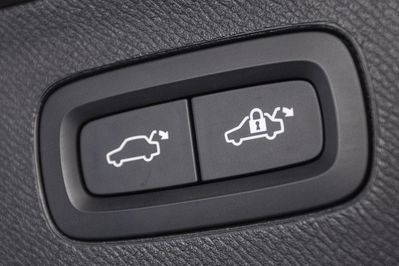 Volvo XC90 T8 AWD Plug-In Hybrid Plus Dark 7os aut