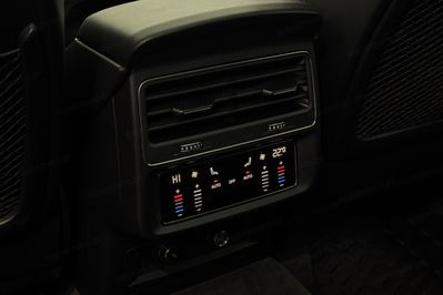 Audi Q7 SQ7 TFSI quattro